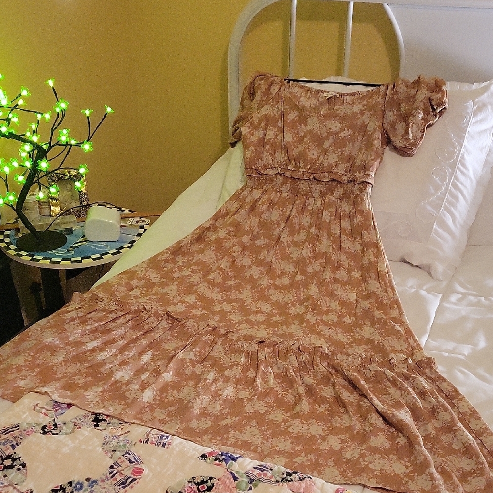 Bohme Floral Midi Dress in Tan and Cream - Picture 6 of 6